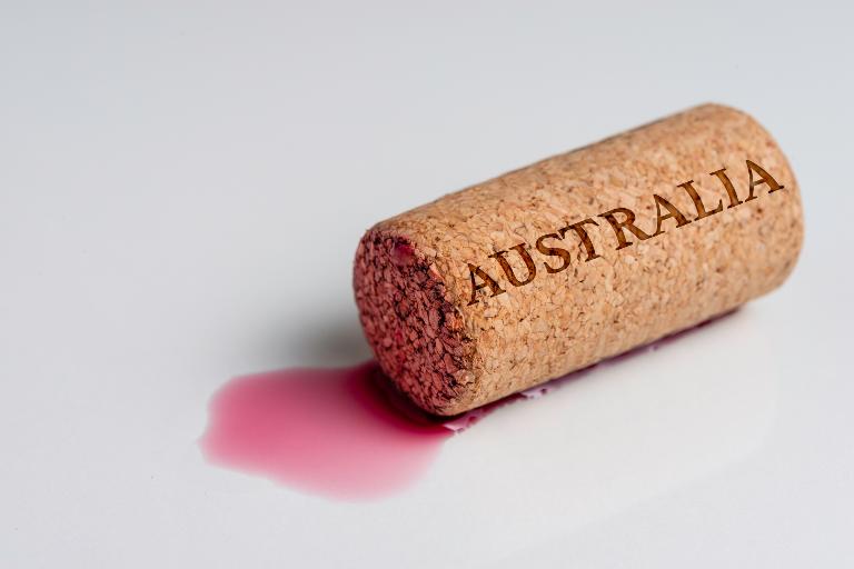 ผลกระทบที่จะเกิดขึ้นเมื่อจีนขึ้นภาษีตอบโต้มาตราการทุ่มตลาดไวน์ของออสเตรเลีย
