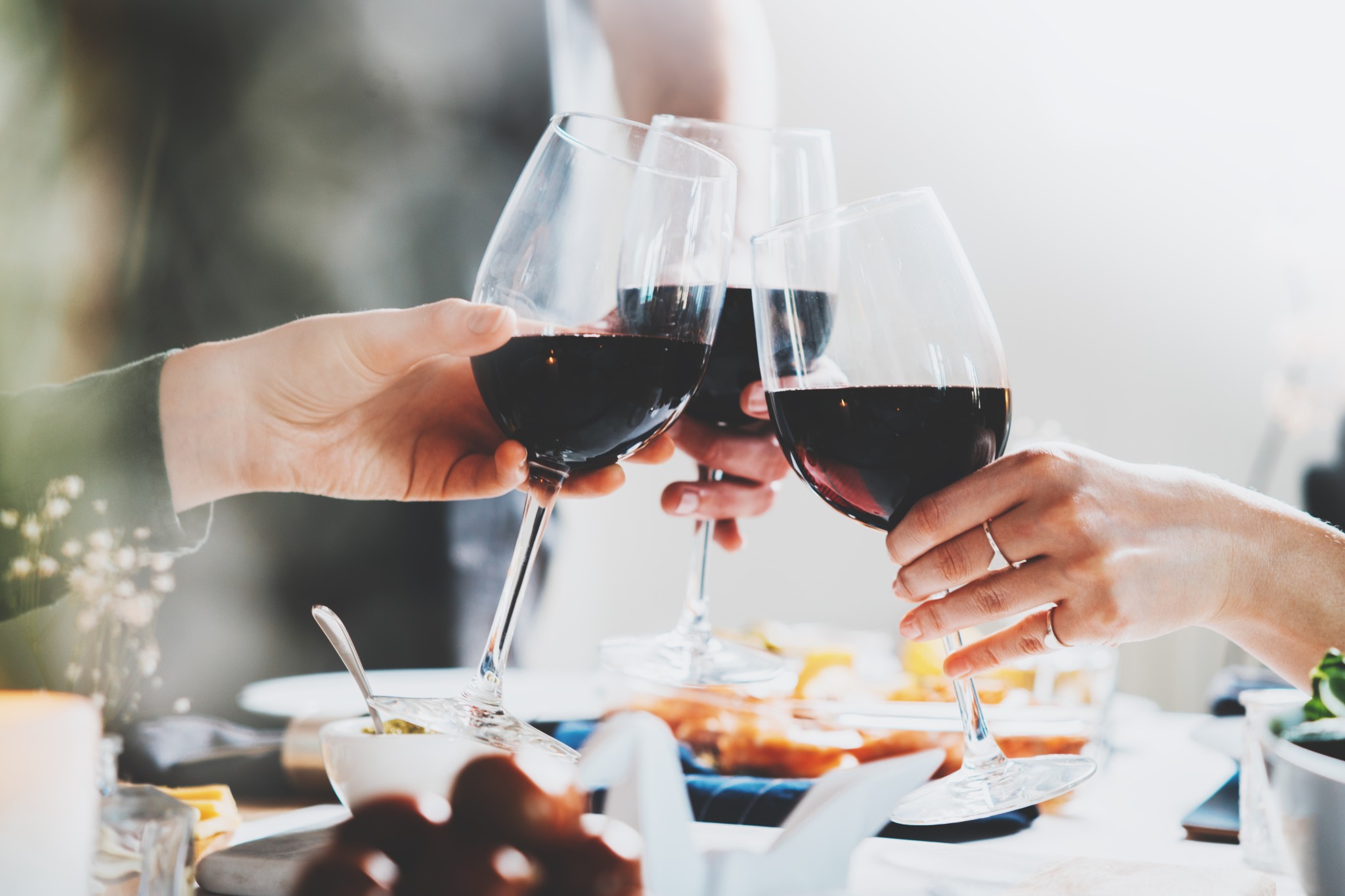 Cách chọn loại rượu vang phù hợp cho bữa tiệc tối của bạn