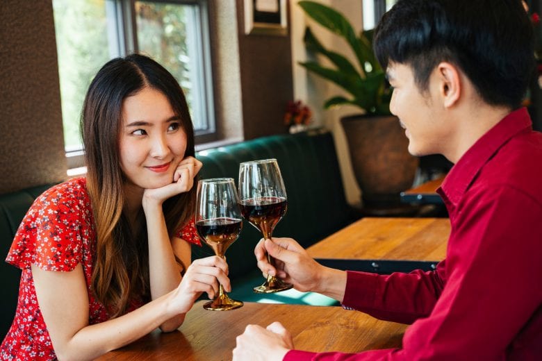 발렌타인 디너 와인 리스트를 정복하는 데 도움이 되는 5 가지 팁
