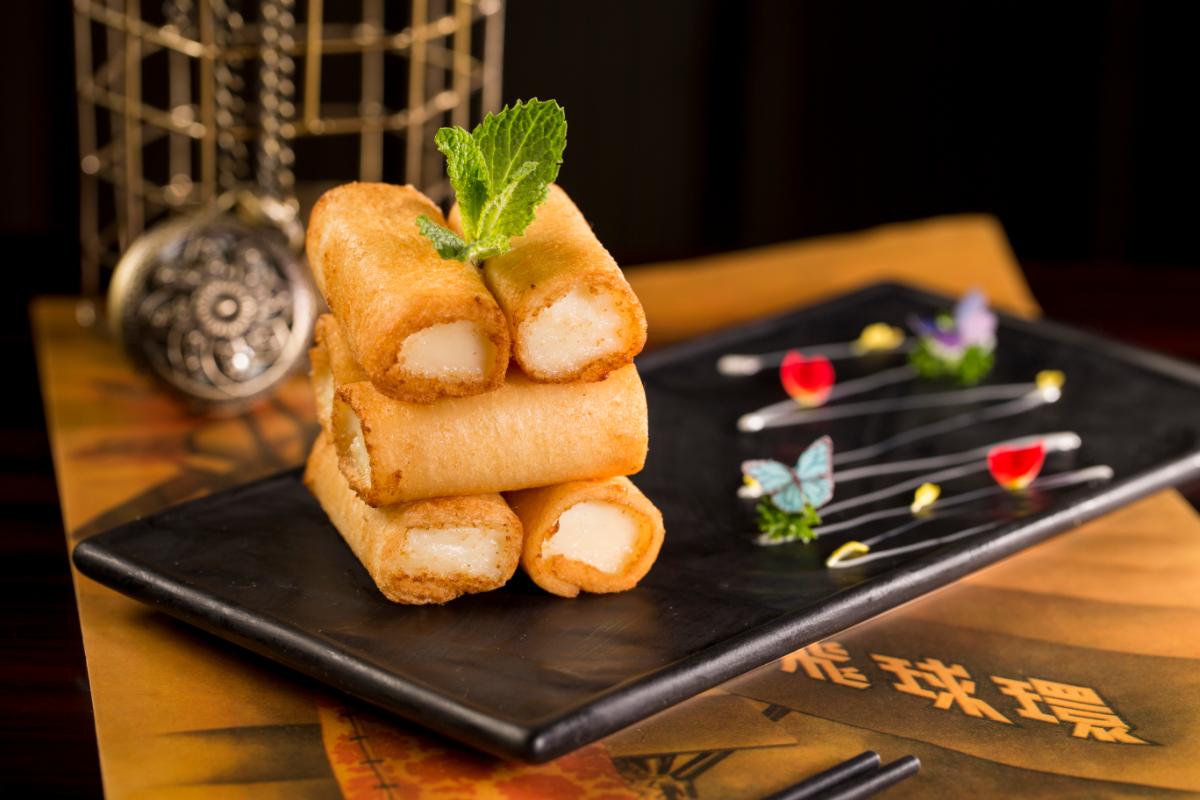 Roti Susu Goreng Renyah & Rosa Regale Brachetto d'Acqui DOCG