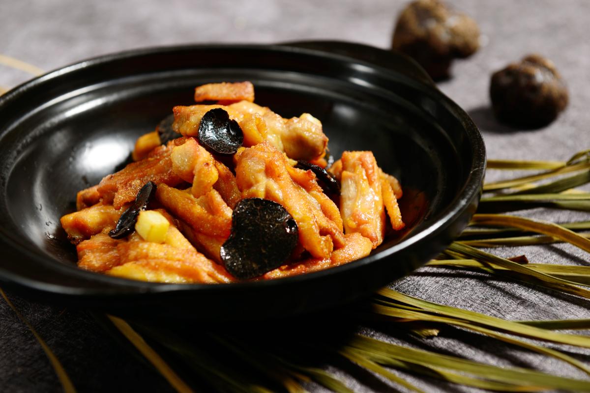Ayam Dengan Truffle Hitam