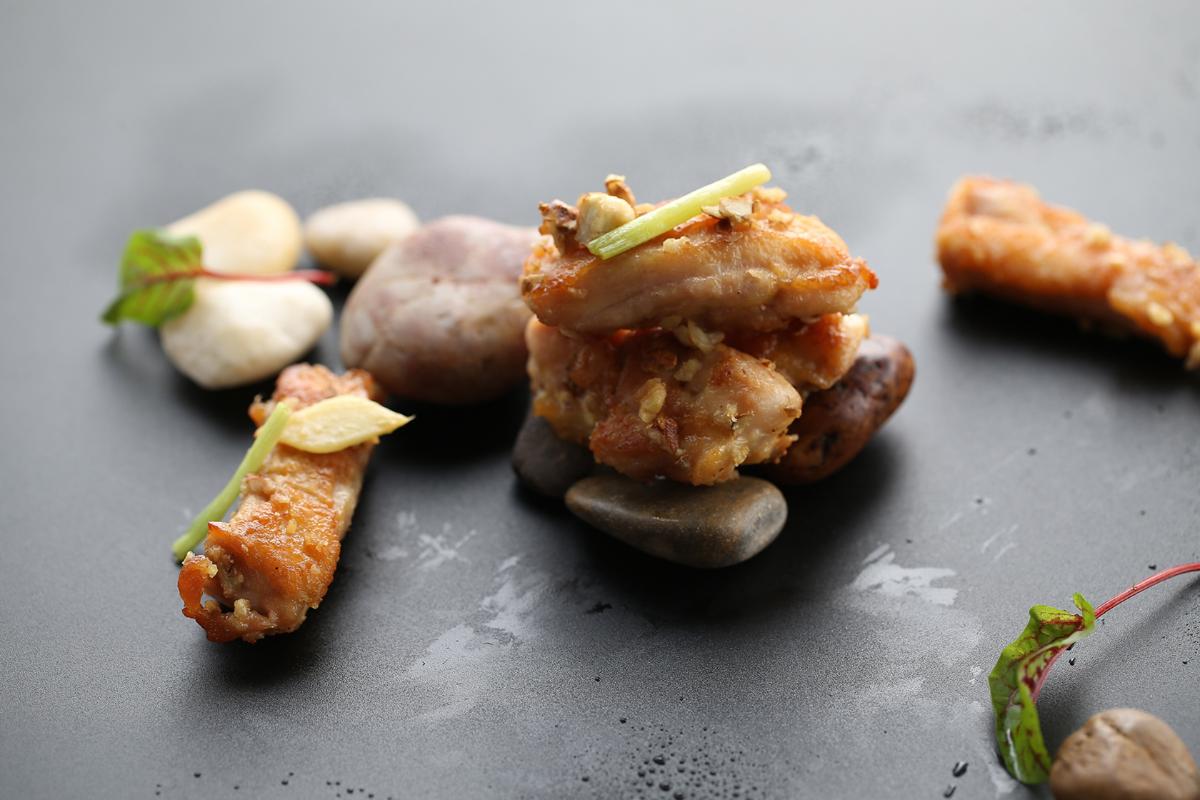 Tumis Ayam Shunde & Macchie Santa Maria Campania Aglianico