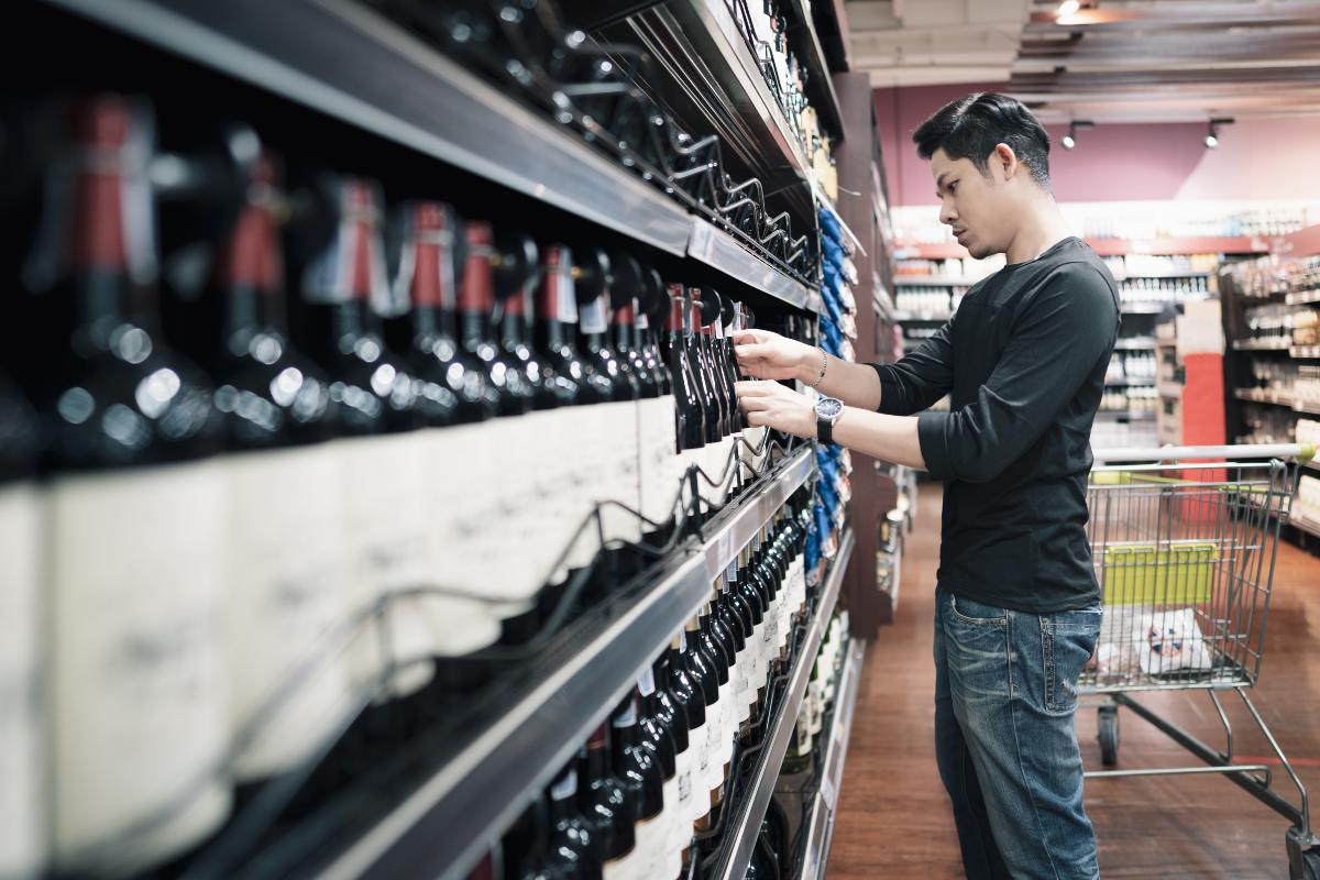 Thái Lan cấm bán rượu qua các kênh trực tuyến